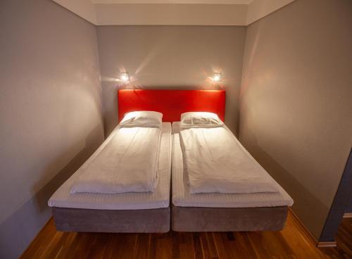 Imagen de la habitación del F2 Hotel. Foto 19