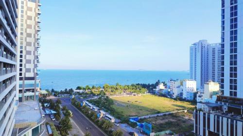 Imagen general del FLC SEA TOWER QUY NHƠN,, view biển, hồ bơi, ban c&ocirc;ng, bồn tắm, trung t&acirc;m th&agrave;nh phố. Foto 15