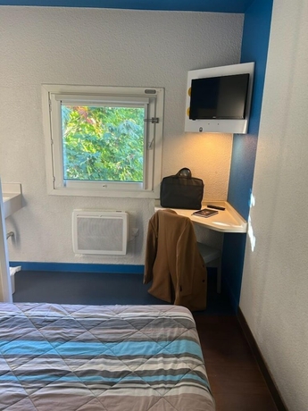 Imagen de la habitación del FYL hôtel Saint Pol. Foto 8