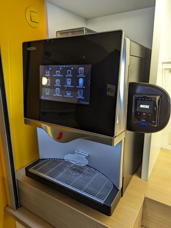 Imagen del bar/restaurante del FYL hôtel Saint Pol. Foto 2