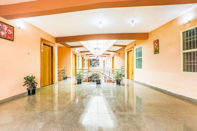 Imagen de los interiores del FabHotel City Comforts Inn. Foto 18