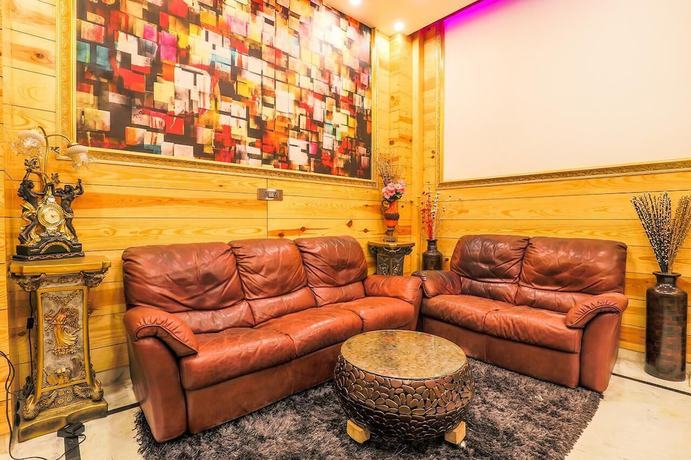 Imagen de los interiores del FabHotel The Lodge. Foto 17