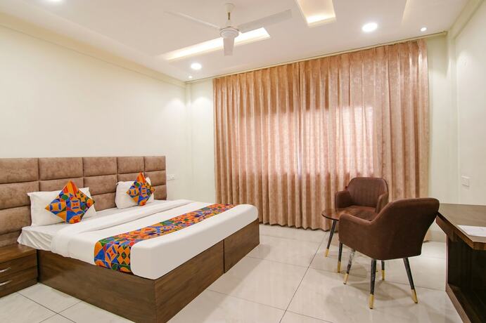 Imagen de la habitación del Fabhotel Prism Grand. Foto 16