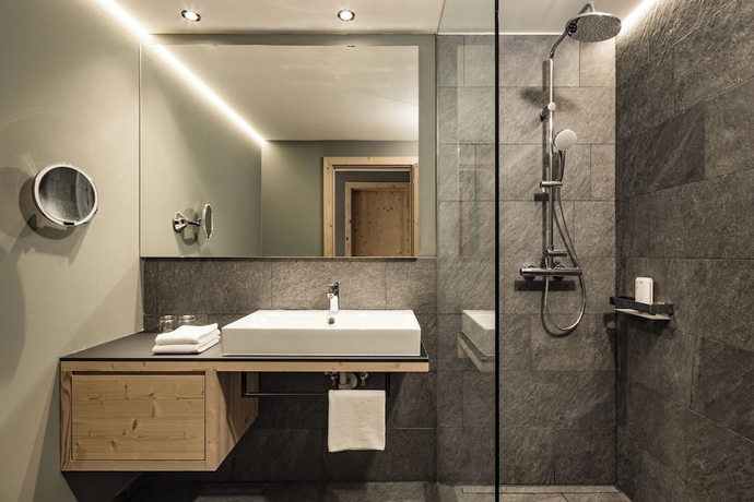 Imagen de la habitación del Falkensteiner Hotel Antholz. Foto 10