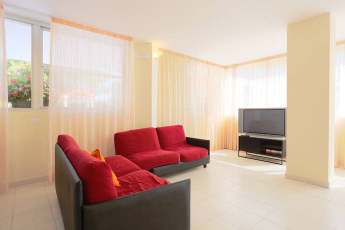 Imagen de los interiores del Family Hotel Marina Beach. Foto 15