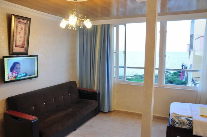 Imagen de la habitación del Famin Hotel. Foto 5