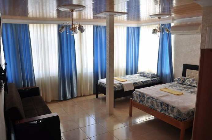 Imagen de la habitación del Famin Hotel. Foto 6