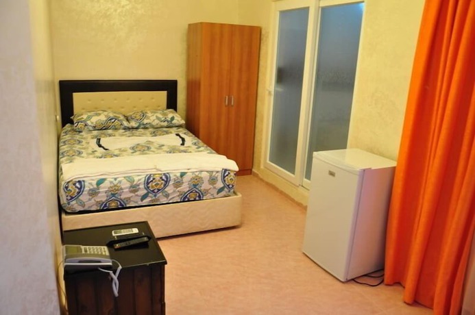 Imagen de la habitación del Famin Hotel. Foto 8