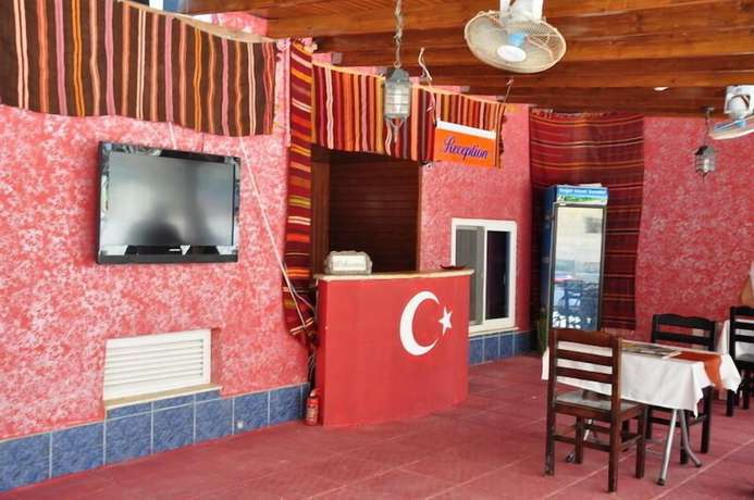 Imagen de los interiores del Famin Hotel. Foto 13