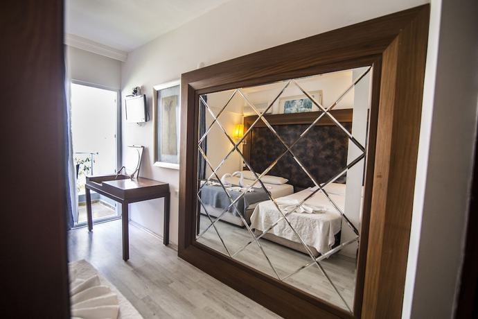 Imagen de la habitación del Famous Hotel Marmaris. Foto 7
