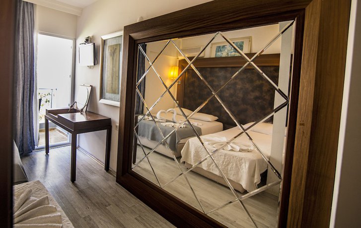 Imagen de la habitación del Famous Hotel Marmaris. Foto 8