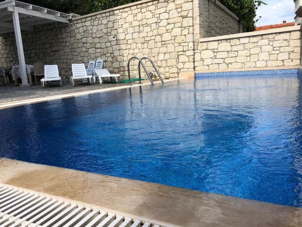 Imagen de la piscina del FandG Butik Hotel. Foto 19