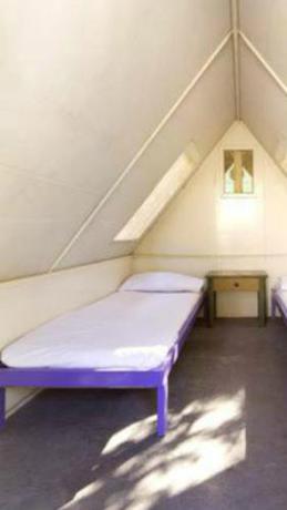 Imagen de la habitación del Far Out Beach Club Resort & Camping. Foto 6