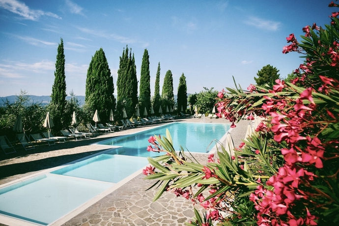 Imagen de la piscina del Farmhouse in San Donato Fronzano. Foto 13