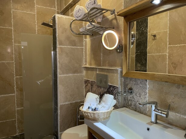 Imagen de la habitación del Farmidaya Biotel. Foto 19