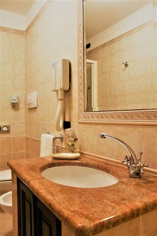 Imagen general del Faro Rosso. Foto 3