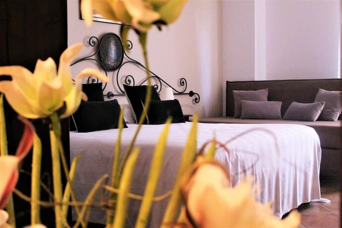 Imagen general del Faro Rosso. Foto 7