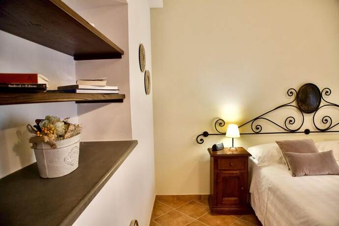 Imagen general del Faro Rosso. Foto 10