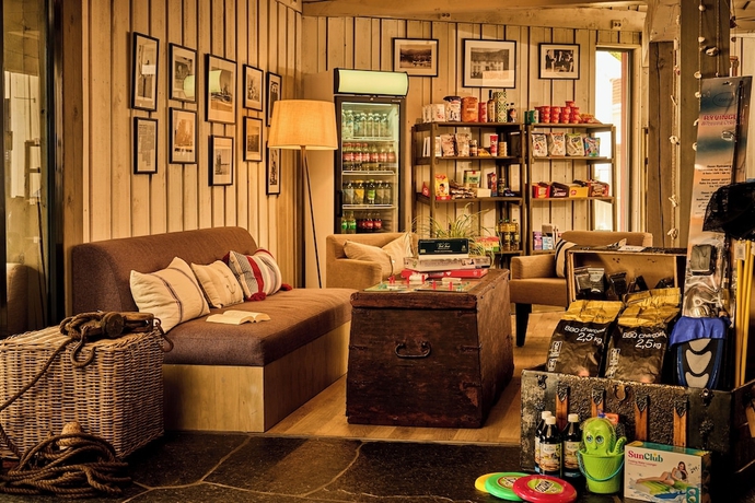 Imagen de los interiores del Farsund Resort. Foto 16