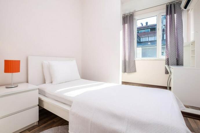Imagen general del Fascinating Flat Near City s Mall With Terrace. Foto 5