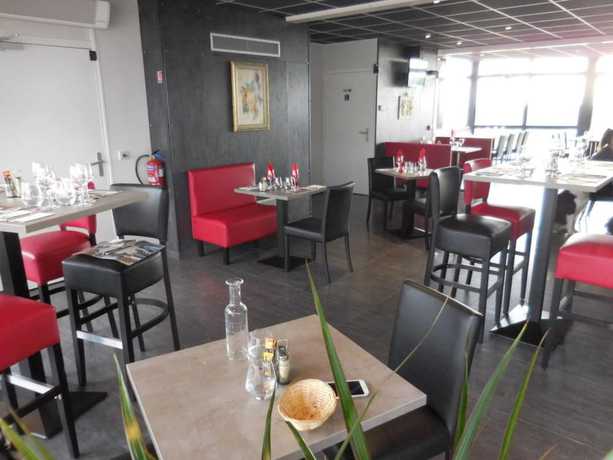 Imagen del bar/restaurante del FastHotel Montmarault - Auberge du Grand Champ. Foto 5
