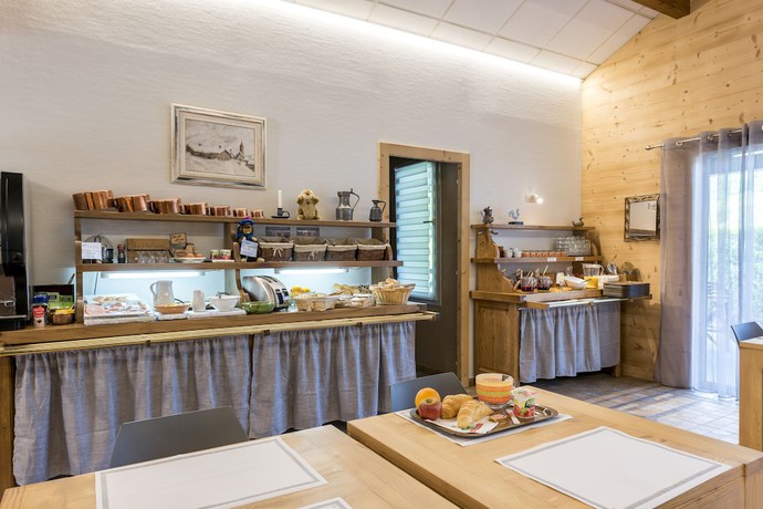 Imagen del bar/restaurante del Fasth&ocirc;tel Th&ocirc;nes. Foto 3