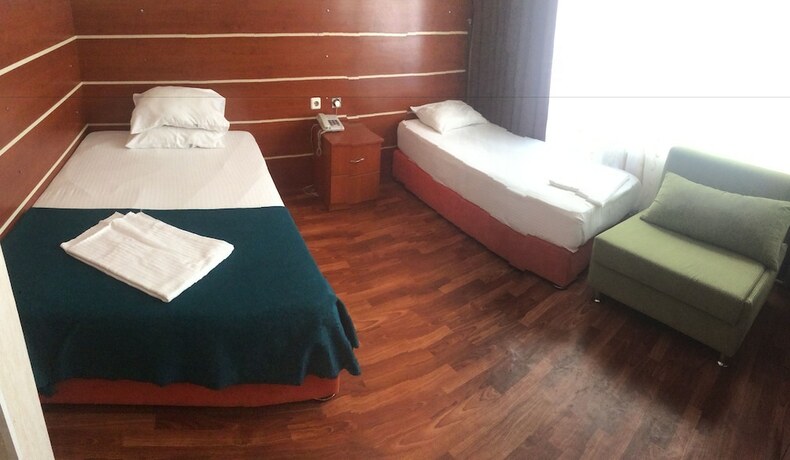 Imagen de la habitación del Fatih Otel. Foto 5