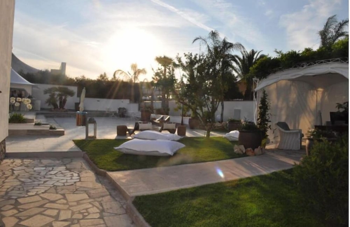 Imagen de los interiores del Female Resort. Foto 16