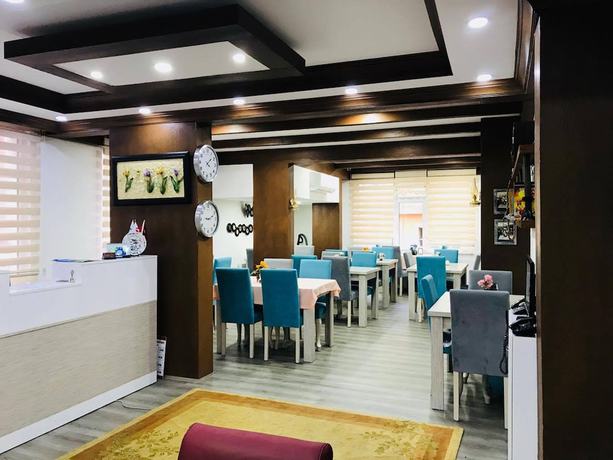 Imagen de los interiores del Ferah Hotel, Araklı. Foto 19