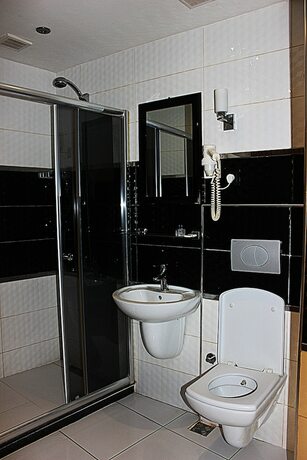 Imagen de la habitación del Ferah Hotel, Gebze. Foto 8