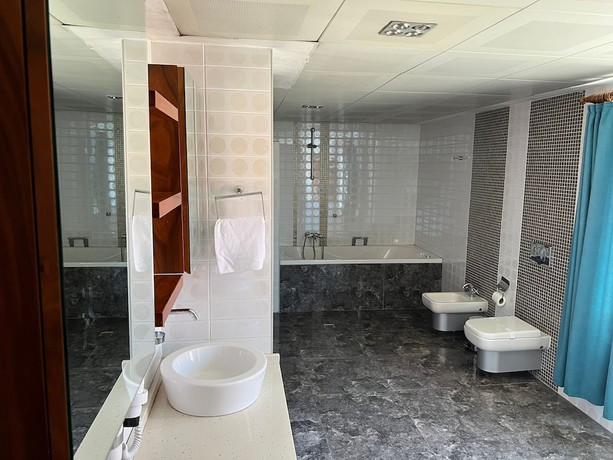 Imagen de la habitación del Ferah Suites Hotel. Foto 15