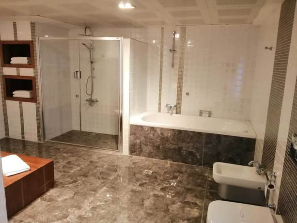 Imagen de la habitación del Ferah Suites Hotel. Foto 16