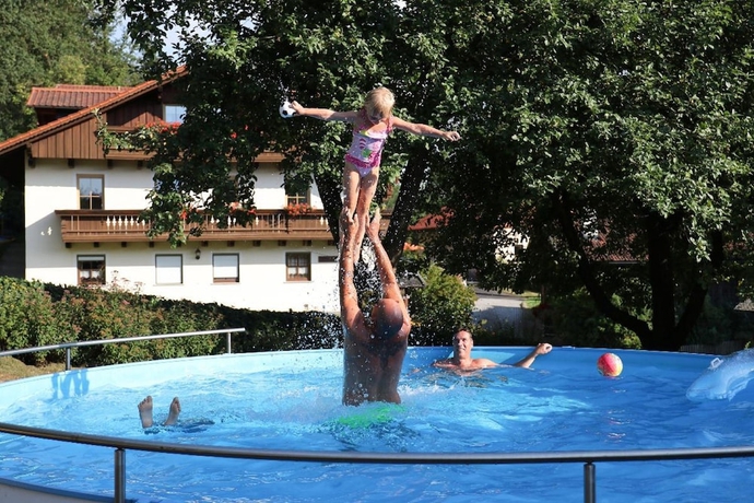 Imagen de la piscina del Ferienhof Wolf. Foto 16