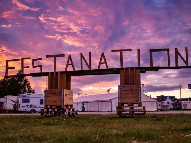 Imagen general del Festanation Oktoberfest Camp No.1. Foto 1