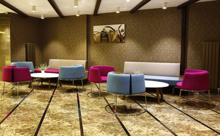 Imagen del bar/restaurante del Feyzan Hotel. Foto 4