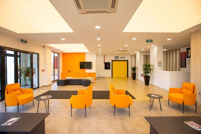 Imagen de los interiores del First Joy Hotel. Foto 16
