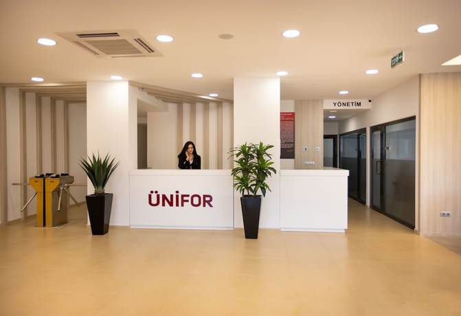 Imagen de los interiores del First Joy Hotel. Foto 17