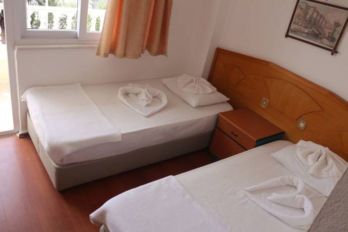 Imagen de la habitación del Flash Hotel. Foto 13