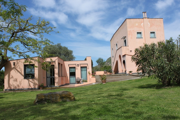 Imagen de los exteriores del Flegrea House - Casa Rosa. Foto 4