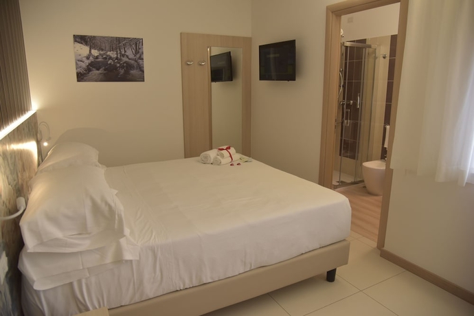 Imagen de la habitación del Floris Hotel, Rende. Foto 7