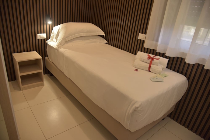 Imagen de la habitación del Floris Hotel, Rende. Foto 11