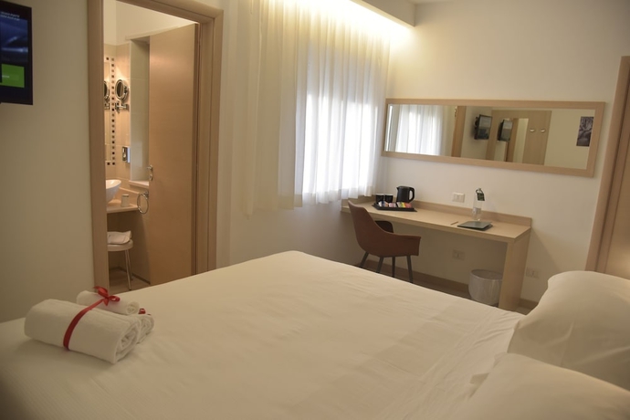 Imagen de la habitación del Floris Hotel, Rende. Foto 12