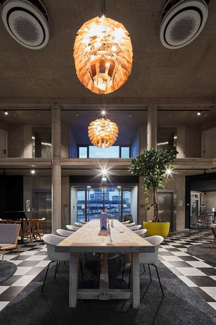 Imagen de los interiores del Flowers Hotel Essen. Foto 13