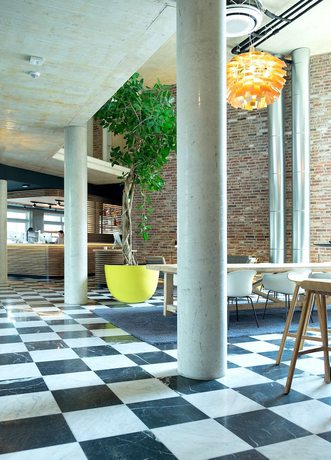 Imagen de los interiores del Flowers Hotel Essen. Foto 19