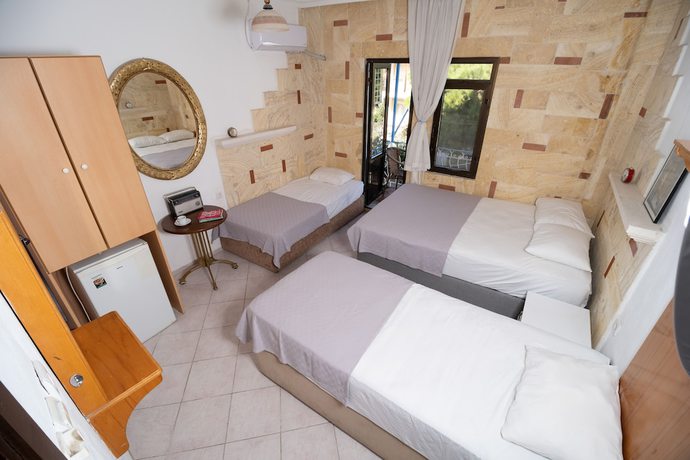 Imagen de la habitación del Foca Ensar Hotel. Foto 2