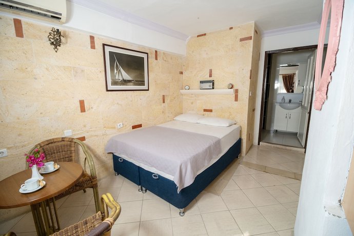 Imagen de la habitación del Foca Ensar Hotel. Foto 4