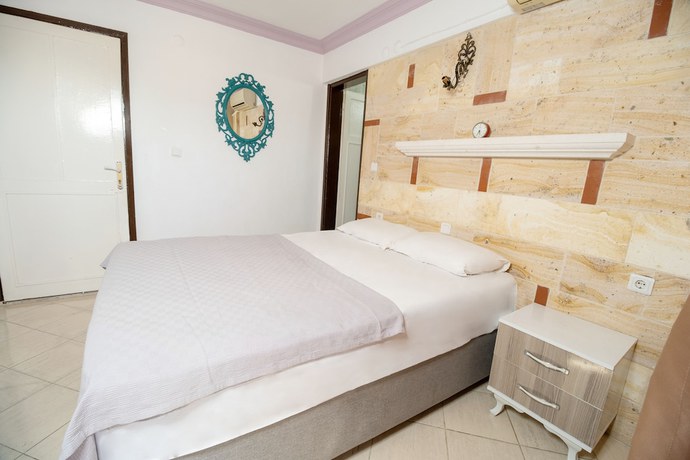 Imagen de la habitación del Foca Ensar Hotel. Foto 10