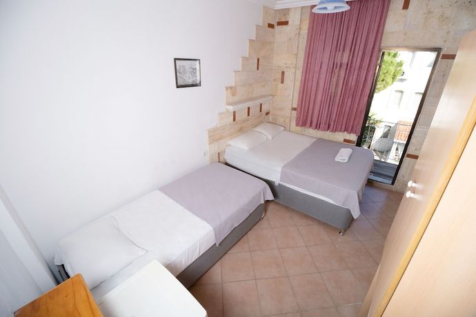 Imagen de la habitación del Foca Ensar Hotel. Foto 11