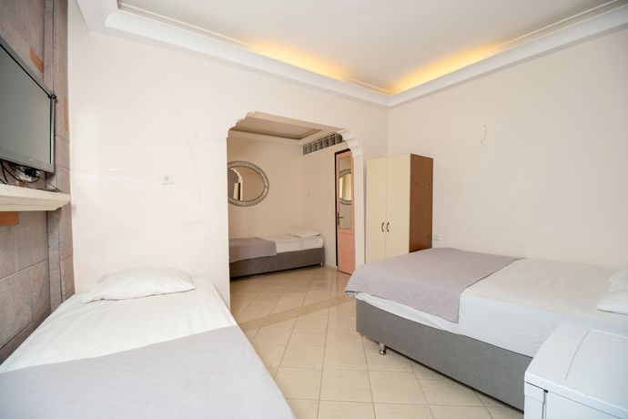 Imagen de la habitación del Foca Ensar Hotel. Foto 15