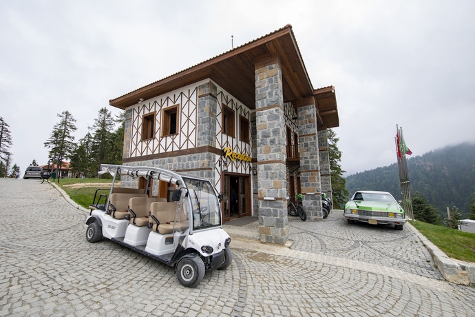 Imagen de los interiores del Foleya Mountain Resort. Foto 18